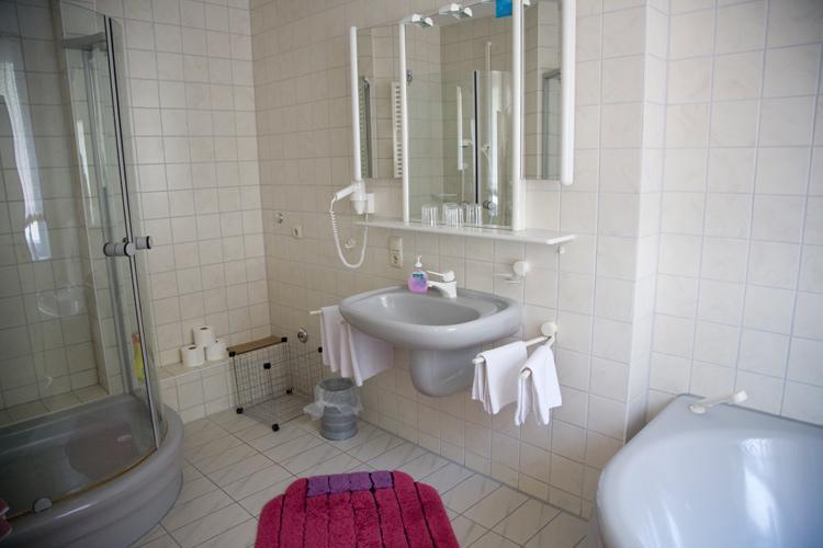 Gasthaus Merkel Hotel Bad Berneck im Fichtelgebirge Quarto foto